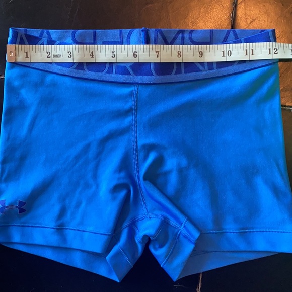 Under Armor compression shorts - Picture 5 of 6